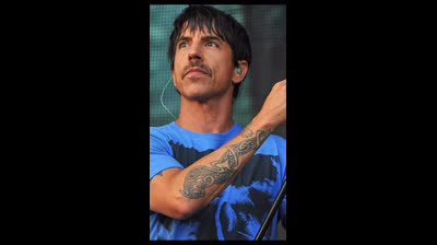 LA HISTORIA DETRÁS DE "UNDER THE BRIDGE