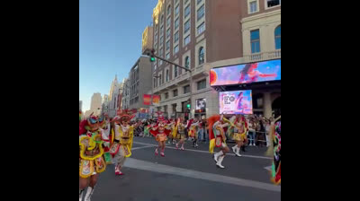 Lo que están haciendo los panchos con la palabra hispanidad es una humillación  grotesca!.