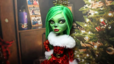 THIS LADY GRINCH COMES TO STEAL YOUR CHRISTMAS! / Monster High Doll Repaint  Suscribete a la casa de la diversión vip