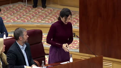 La globalista Ayuso acusa a VOX . Que no podemos renunciar a la inmigración porque alguien tiene que «limpiar las casas y recoger las cosechas?