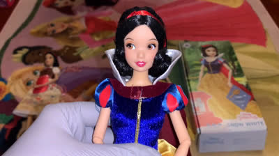 la muñeca clásica Blancanieves de ShopDisney Podrás encontrar esta muñeca en el link de la descripción