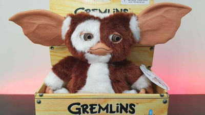Gizmo de la película Gremlins, muñeco NECA Colección. Consíguelo en el link del video