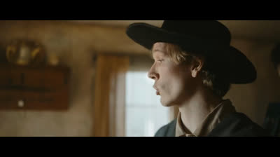 Activité paranormale : Proches parents (2021)