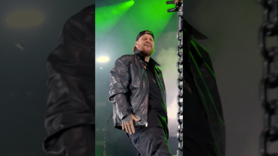 Two sons of the Dirty South… Always a pleasure to share the stage with my brother @JellyRoll  ?