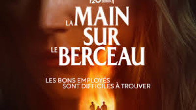 la main sur le berceau (2025)