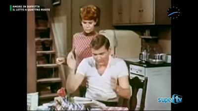 Amore in soffitta_ il letto a quattro ruote