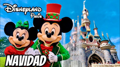 DISNEYLAND PARIS | Watch The Whole Christmas Parade! Consigue los productos de Disney oficiales en el link del video.