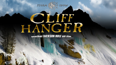 Cliff Hanger Snowboard – Documental   Una experiencia de aventura en nieve extrema sobre acantilados y laderas desafiantes.