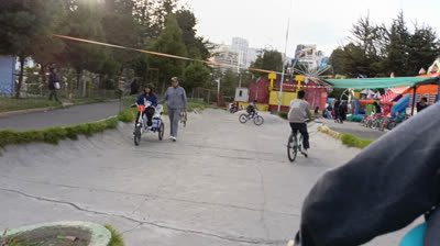 En bicicleta